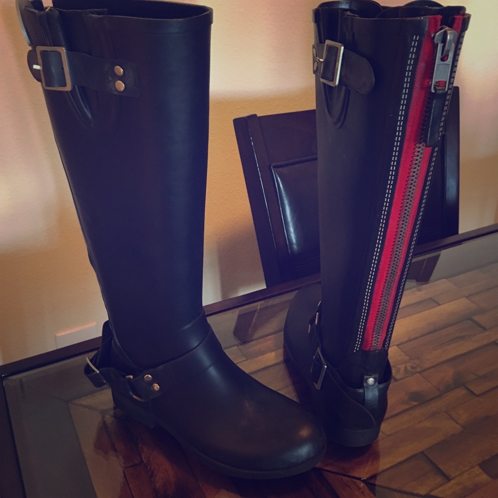 Women’s Steve Madden rain boots size 6